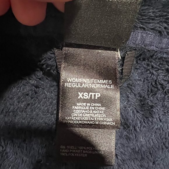 The North Face Women's Midnight Blue Osito Jacket - Picture 5 of 6